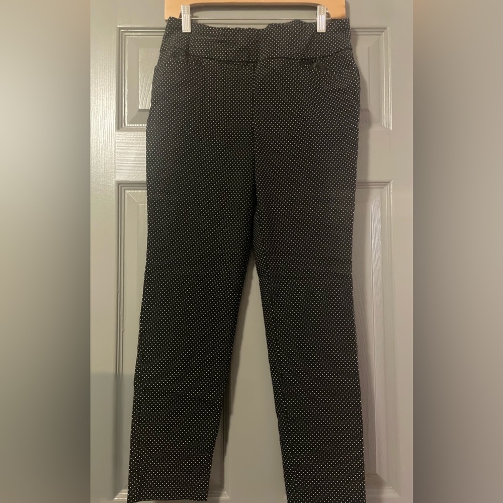 Van Heusen black and white polka dot pull on pant size‎ 10 short